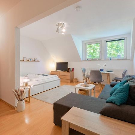 Stay Awesome - Schonfeld Apartment, Netflix Und Kostenloses Parken Kassel Exterior photo